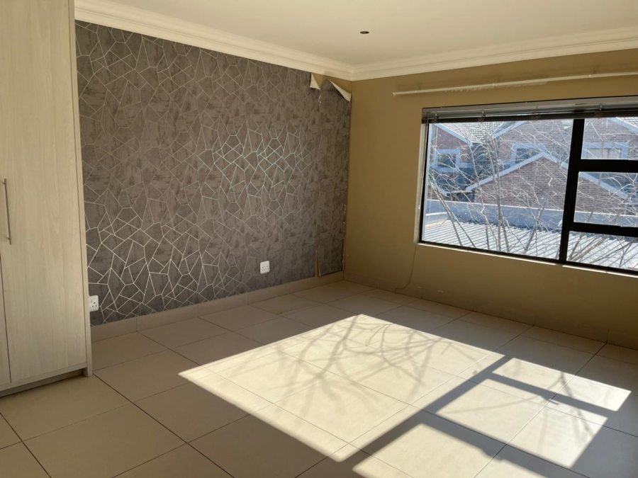 To Let 3 Bedroom Property for Rent in Heuwelsig Free State